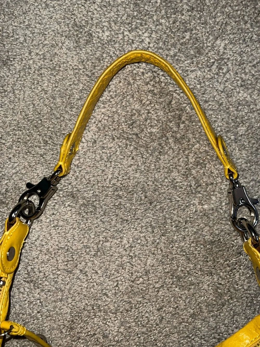 HOBO International Shoulder Bag Citrus Yellow Leather Outside Pocket Zip Closure - Picture 4 of 16